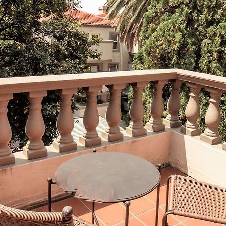 Villa Via Executive Suites With Power Back-Up Сэндтон Экстерьер фото
